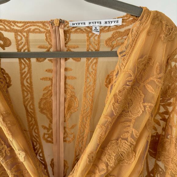 Boho Lace Goldenrod Yellow Dress / Romper Size Small EUC - Picture 3 of 4